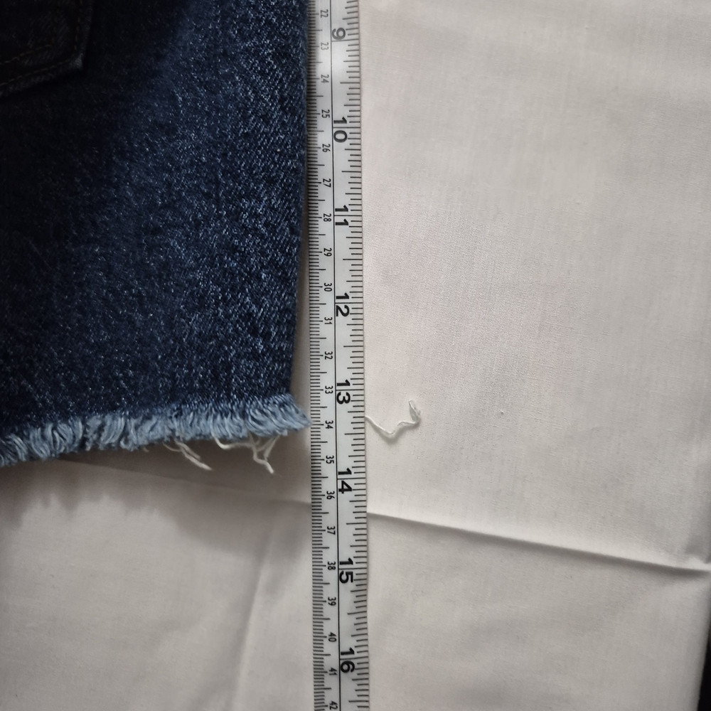 Levi's Blue‎ Distressed Jean Shorts - Picture 5 of 6